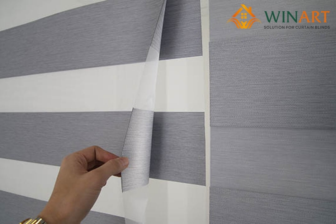 Màn cuốn cầu vồng có 2 lớp: vải voan và vải polyester 100%