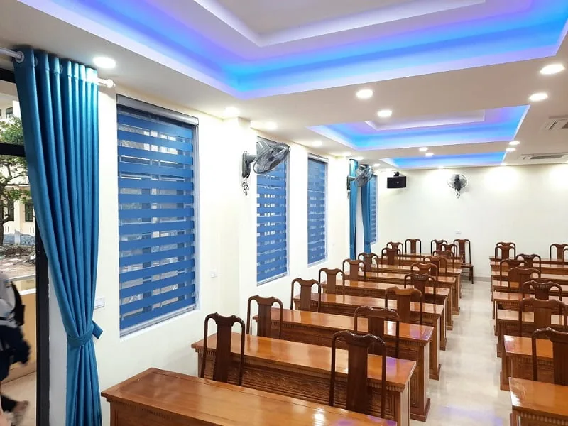 Rèm cuốn cầu vồng cho trường học cũng là một sự lựa chọn ngày càng phổ biến.