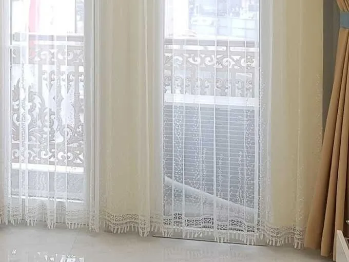 Rèm vải trắng tinh tế