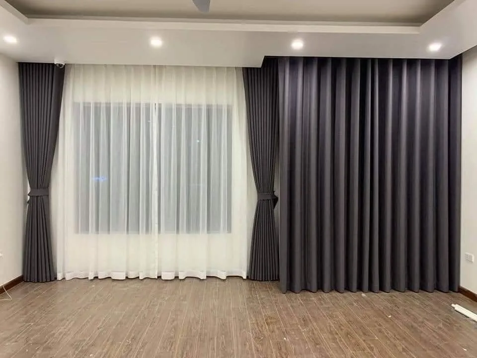 Rèm cửa chính đơn giản