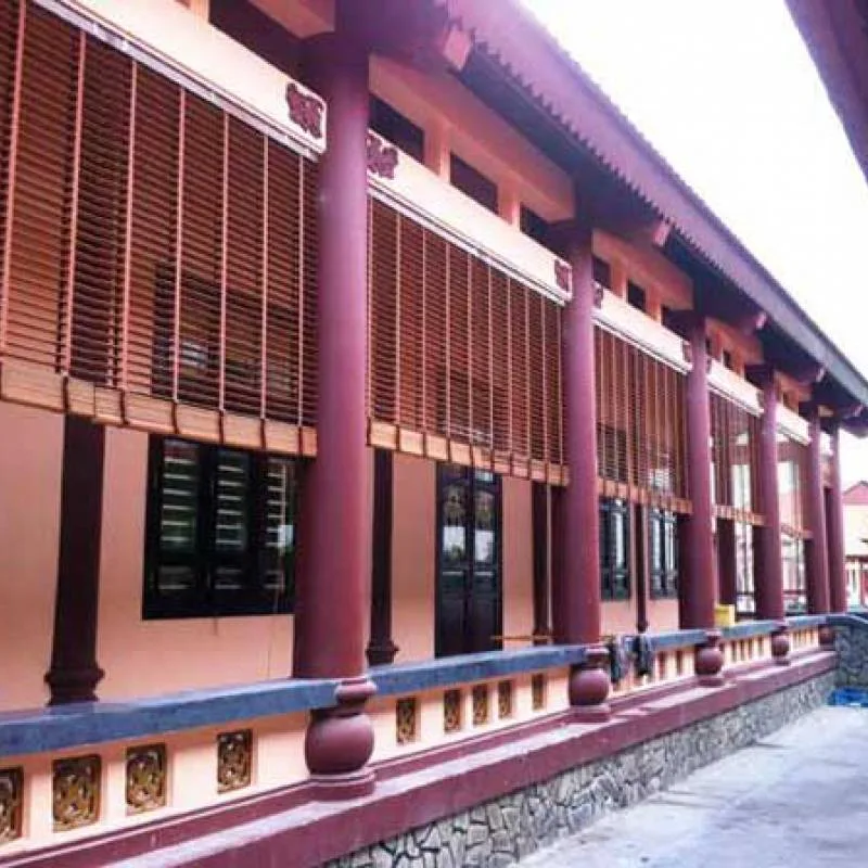 Rèm nhựa giả gỗ ngoài trời
