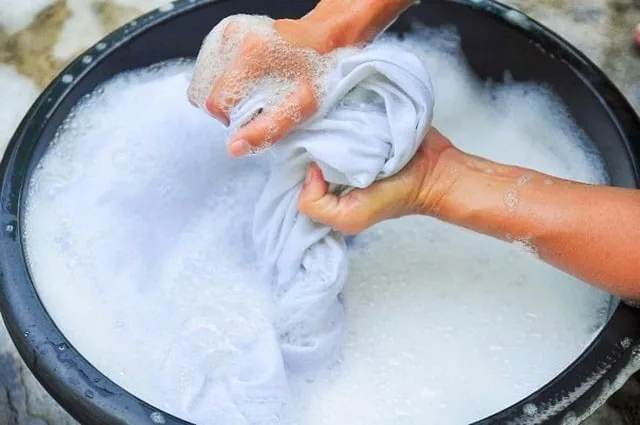 Cách giặt rèm cửa bằng tay